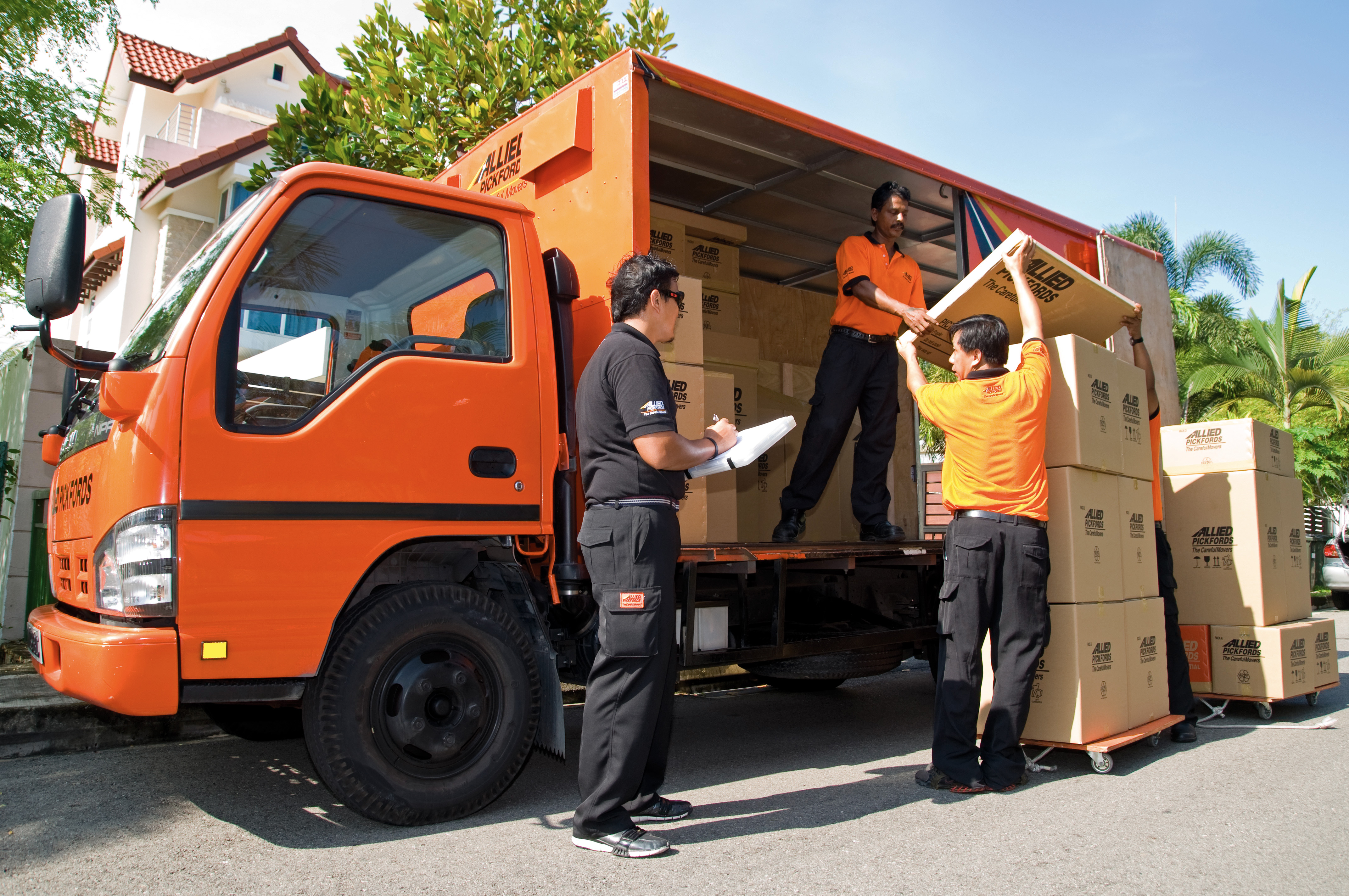 Allied Pickfords (ASIA) Packing Team (2)